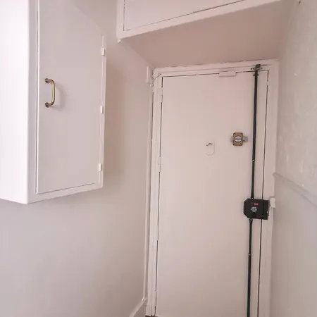 Lovely And Bright In Montmartre פריז